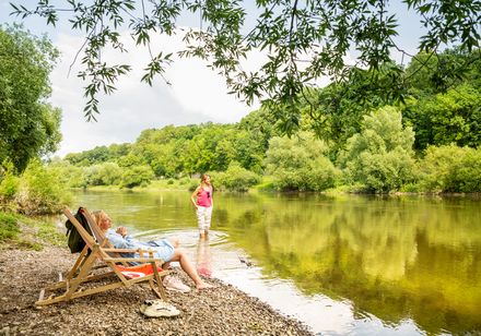 Aufnahme vom flachen Ufer der Weser im Weserbogen.